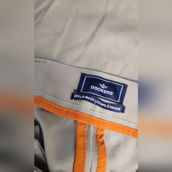 2 pairs mens Dockers khaki pants slim fit and individual classic fit 34 x 34 - Picture 14 of 15